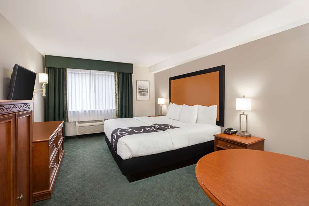 La Quinta Inn by Wyndham Everett - photo 12