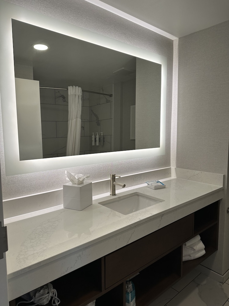 Hampton Inn Virginia Beach Oceanfront South - photo 43
