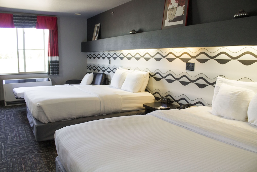 Metropolis Resort - photo 13