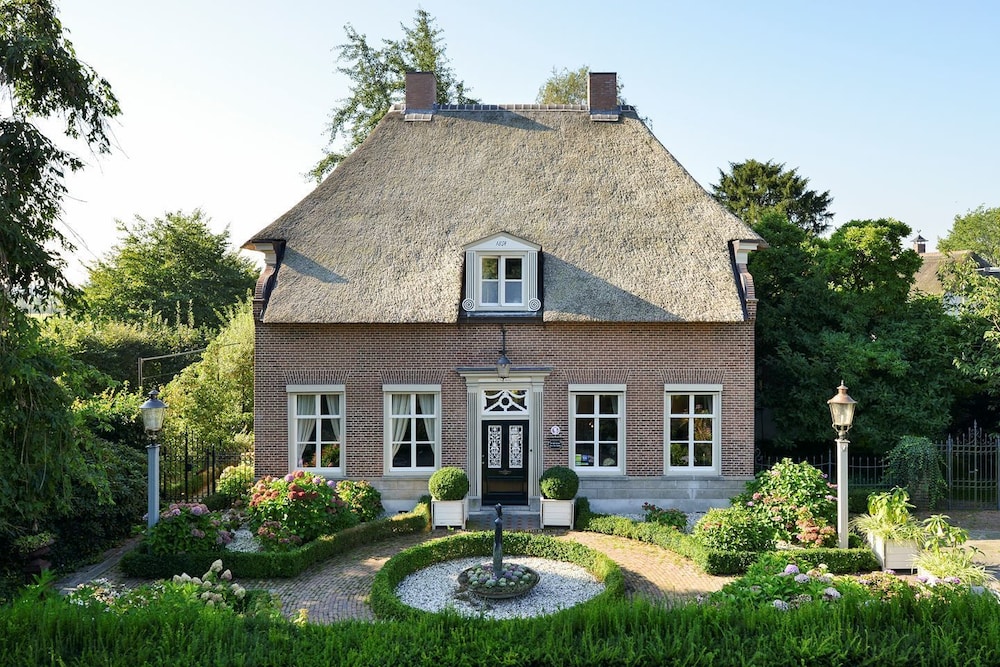 De Oude Pastorie Macharen in Oss, Netherlands