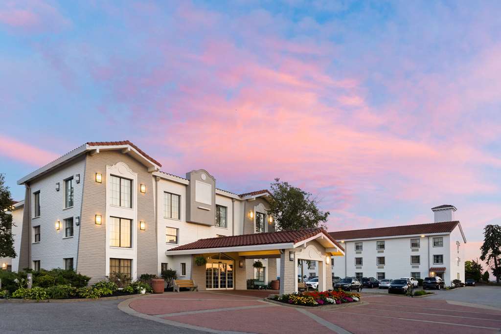 La Quinta Inn by Wyndham Pittsburgh Airport - photo 7
