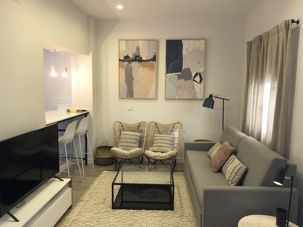 Tinto Townhouse by Olala Homes — 4-Star Luxury Hotel in Sevilla, Spain