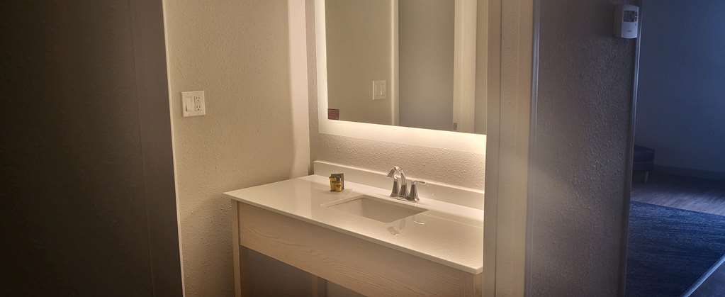 Best Western Plus Butte Plaza Inn - photo 28