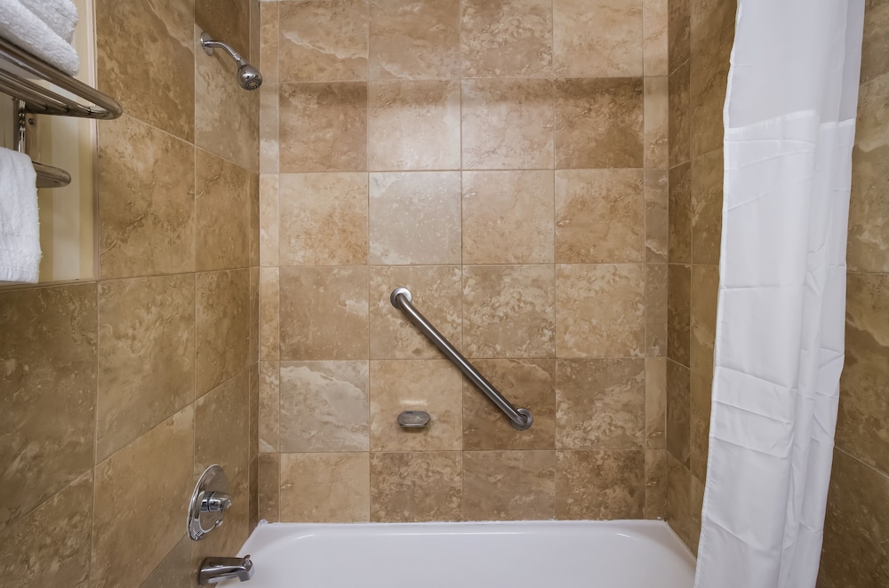 Econo Lodge Allentown North - photo 11