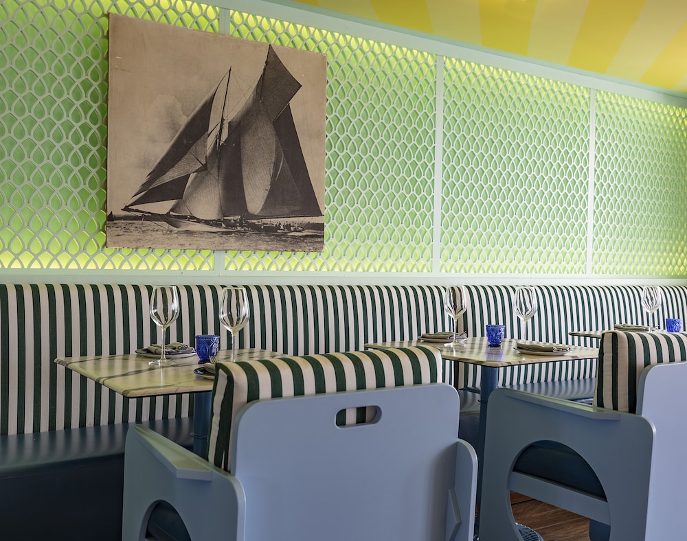 Marina del Rey Hotel - photo 33
