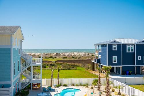 All Decked Out by Oak Island Accommodations - photo 34
