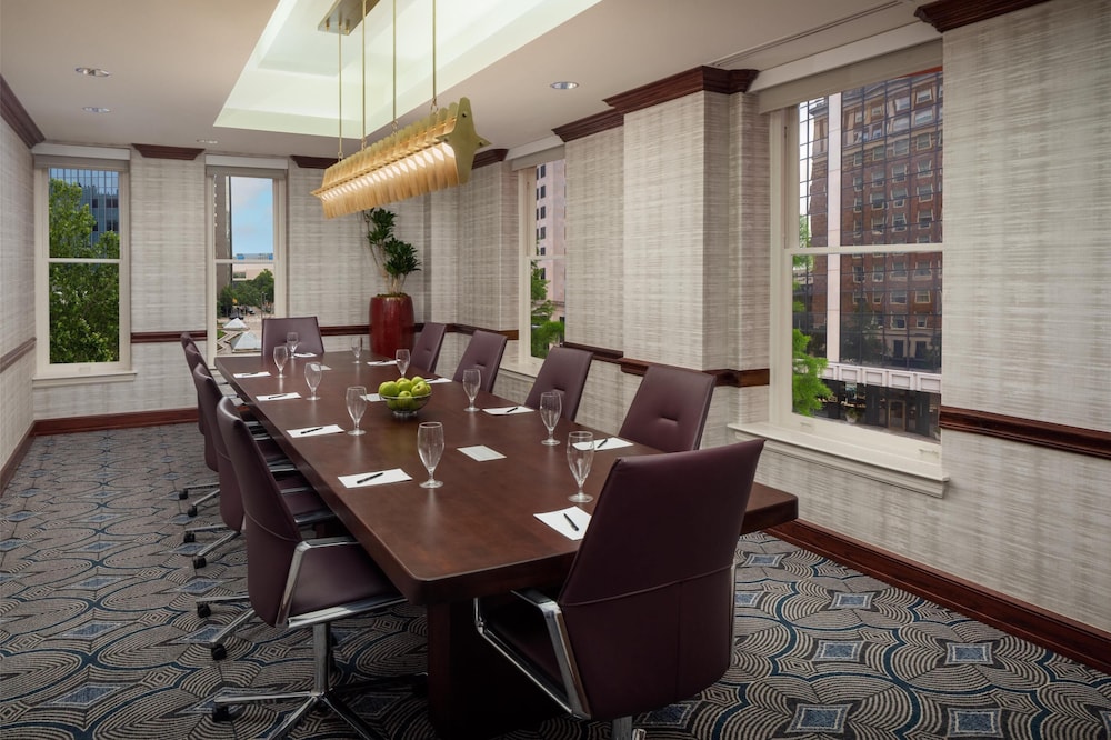 Skirvin Oklahoma City a Hilton Hotel - photo 37