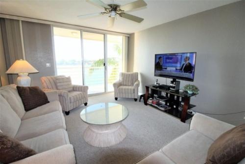 Bahia Vista 4th Floor Bay View Isla Del Sol 2 — hotel in Tierra Verde