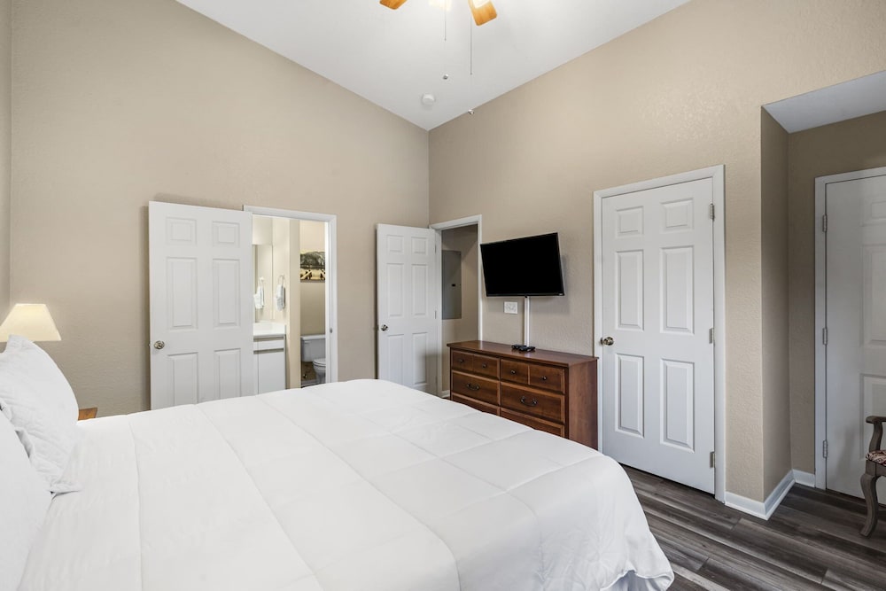Cozy Family Resort Getaway - photo 8