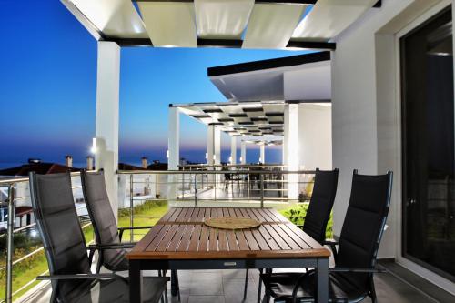 Loutra Villas — 4-Star Luxury Hotel in Agia Paraskevi, Greece