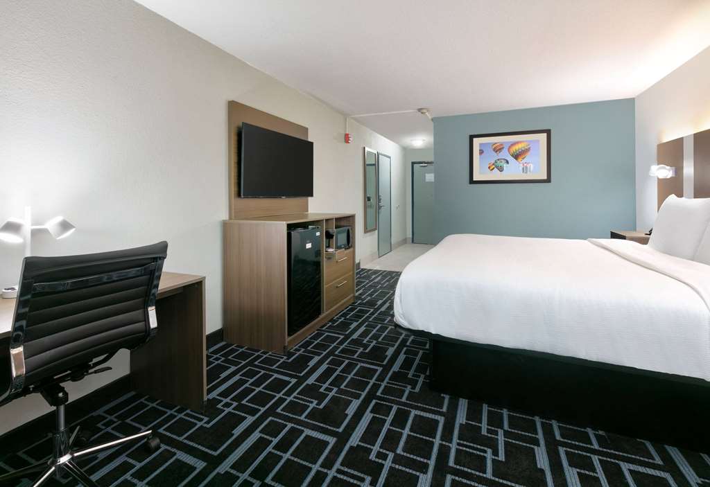 Baymont by Wyndham Chattanooga Eastridge - photo 23