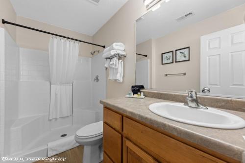Beautiful Condo at the Springs By Cool Properties