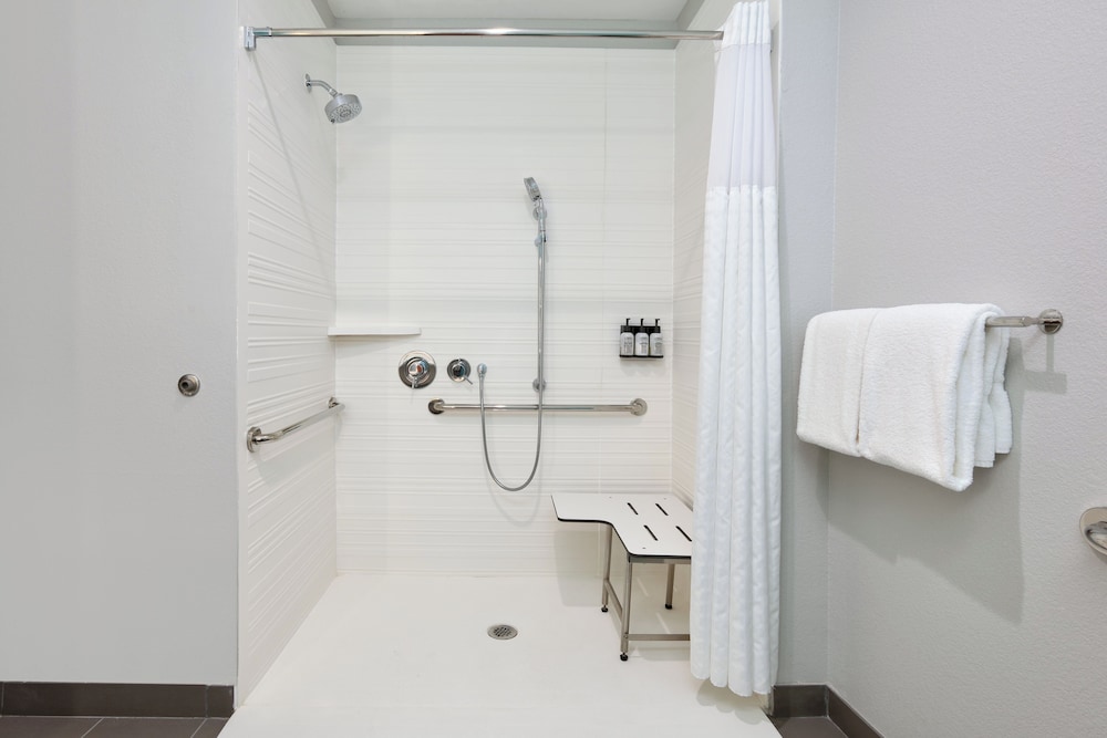 avid hotel Austin Tech Ridge by IHG - photo 24