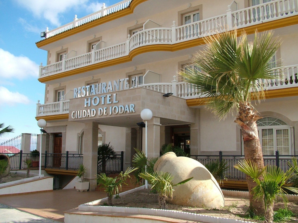 Hotel Ciudad De Jódar - last minute hotel in Jodar