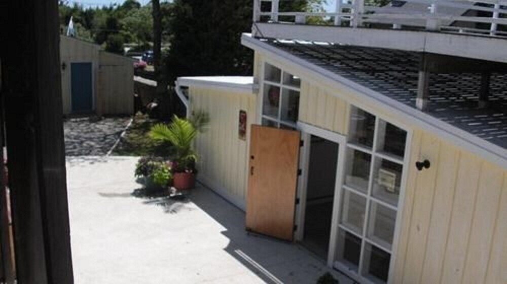 The Windswept Inn - photo 15