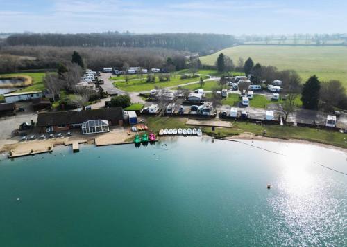 Bosworth Lakeside Lodges 17642092 — Carlton