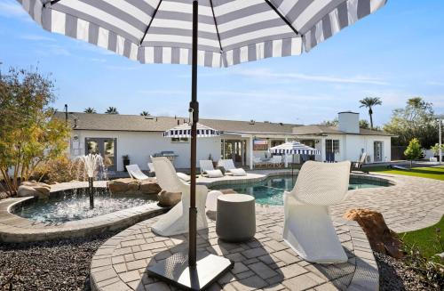Hotel Homes The Camelback Manor - photo 34