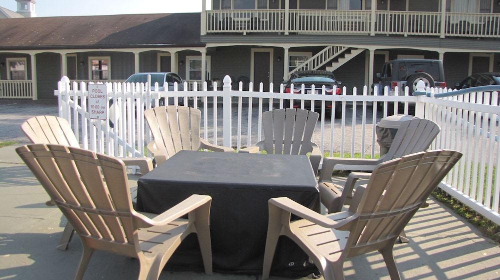 Mt Madison Inn & Suites - photo 50