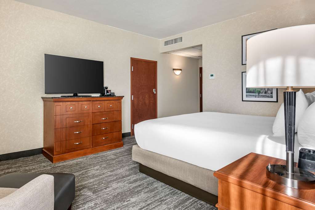 Drury Plaza Hotel Valdosta - photo 26