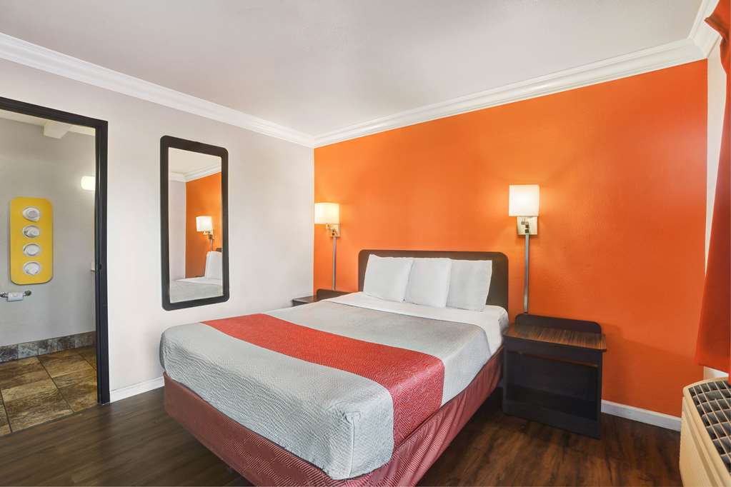 Motel 6 Fresno CA Belmont Ave - photo 12