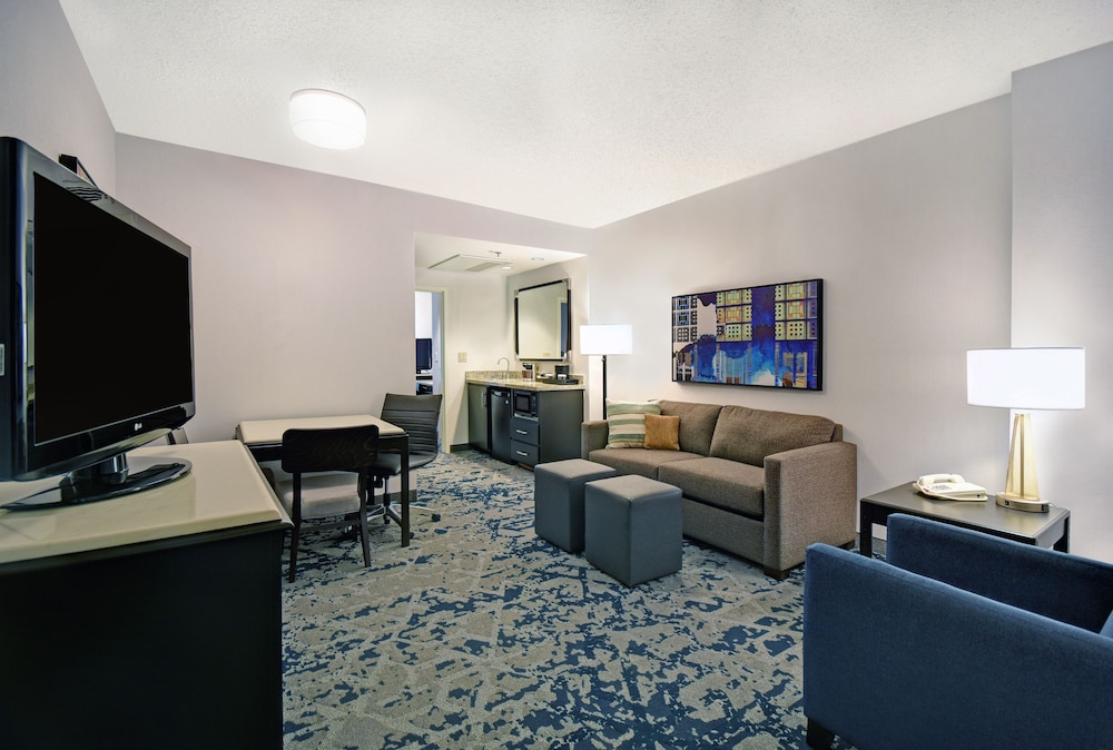 Embassy Suites Charleston - photo 7