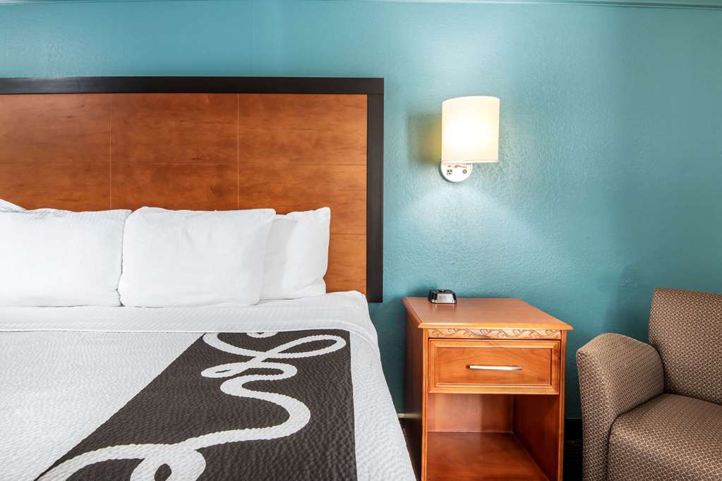 La Quinta Inn by Wyndham San Antonio Brooks City Base - photo 23