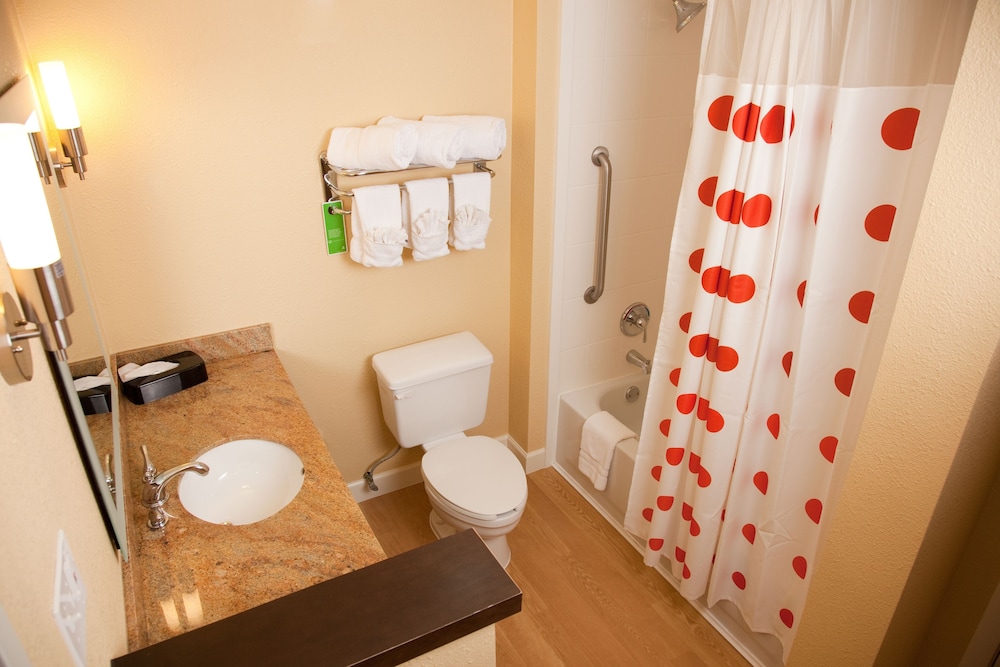 TownePlace Suites by Marriott Lake Jackson Clute - photo 11