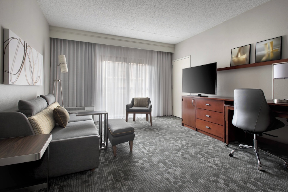 Courtyard by Marriott Lincroft Red Bank - photo 7