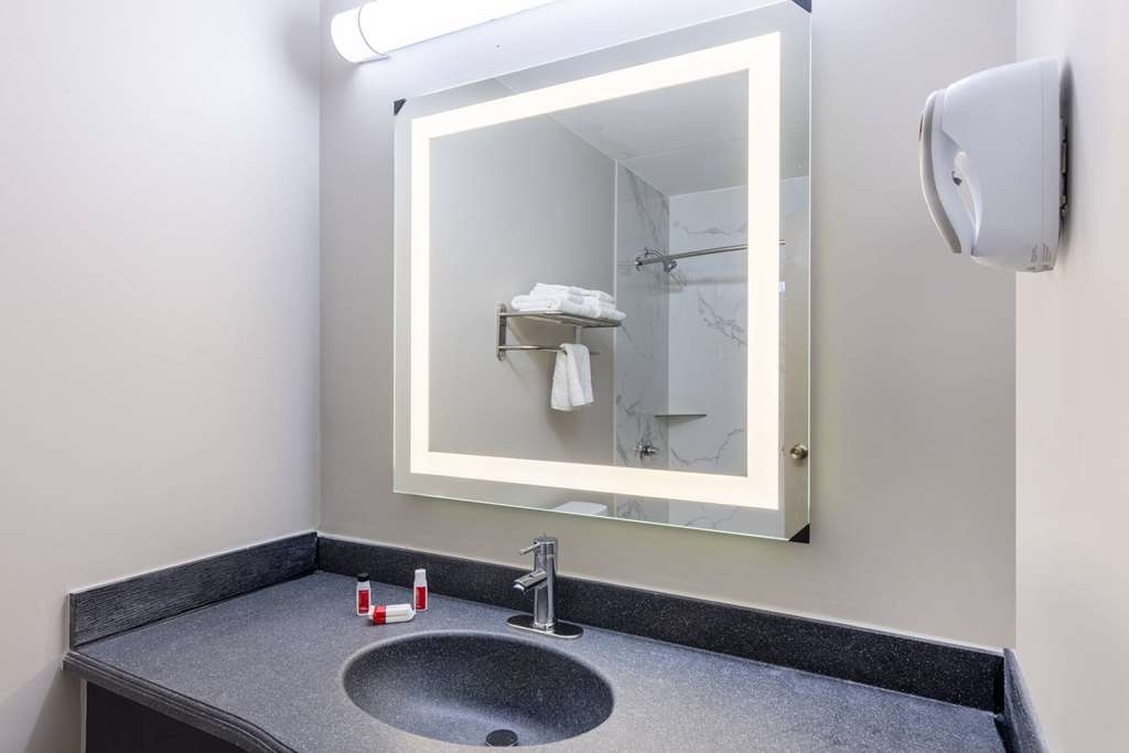 Days Inn & Suites by Wyndham Fort Bragg Cross Creek Mall - photo 25