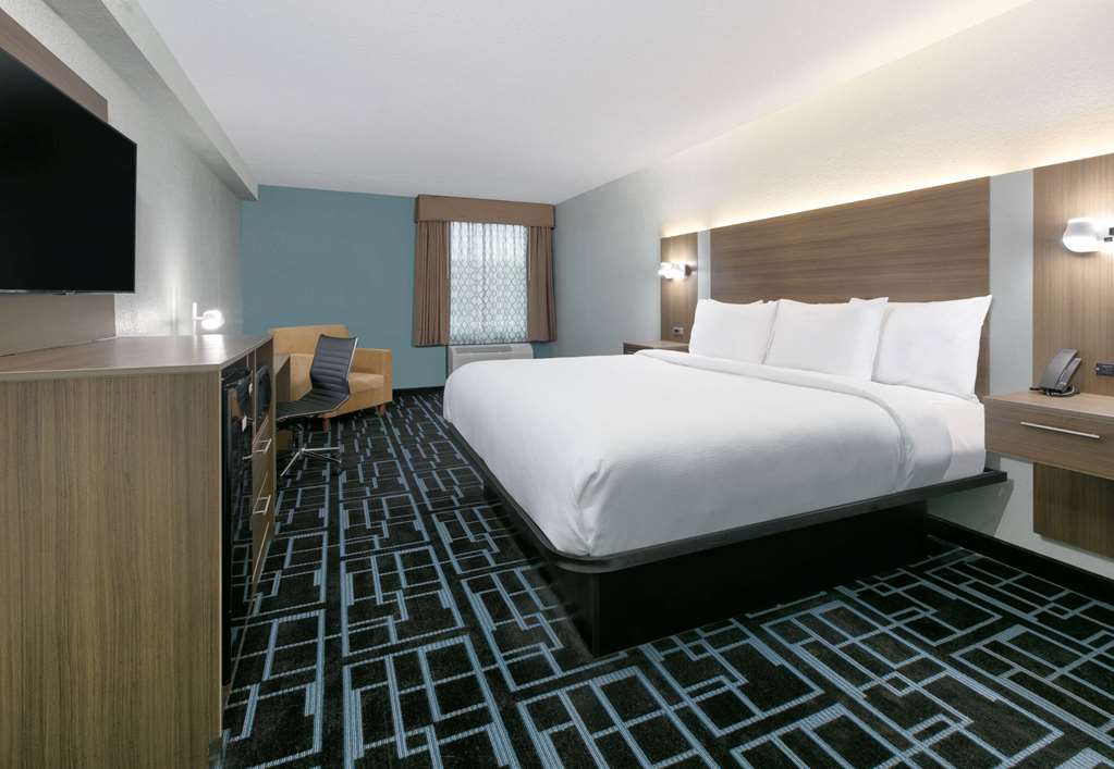 Baymont by Wyndham Chattanooga Eastridge - photo 30