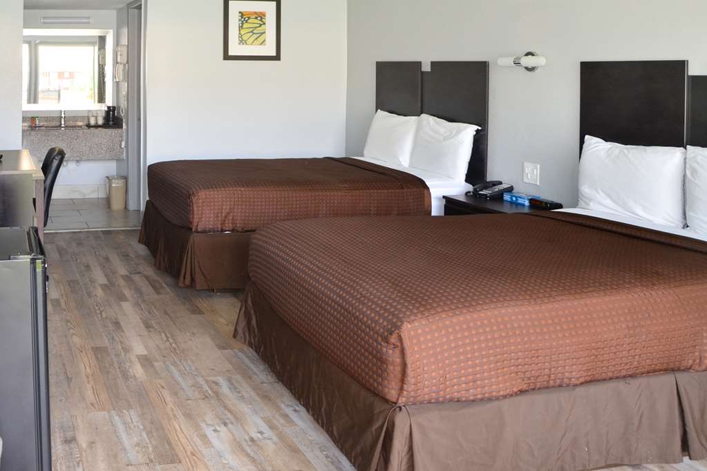 Rodeway Inn Sun City Center - photo 25
