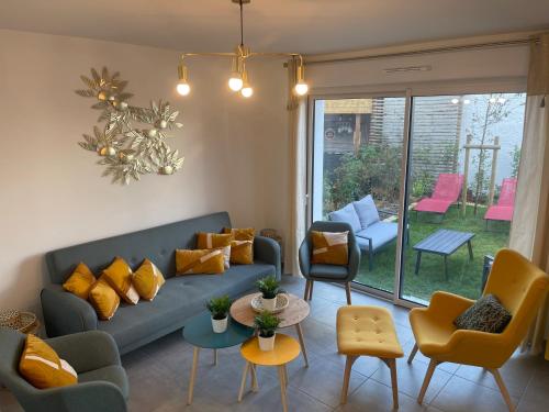 Villa des Cerisiers — 4-Star Luxury Hotel in Saint-Nazaire, France