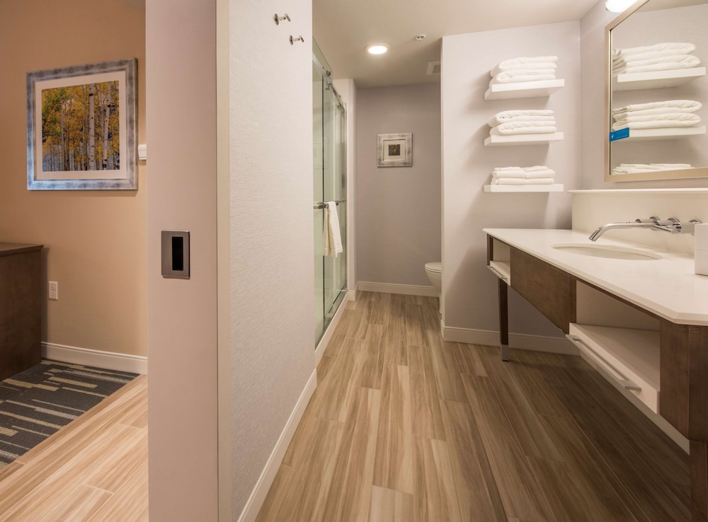 Hampton Inn & Suites Seattle Redmond - photo 31