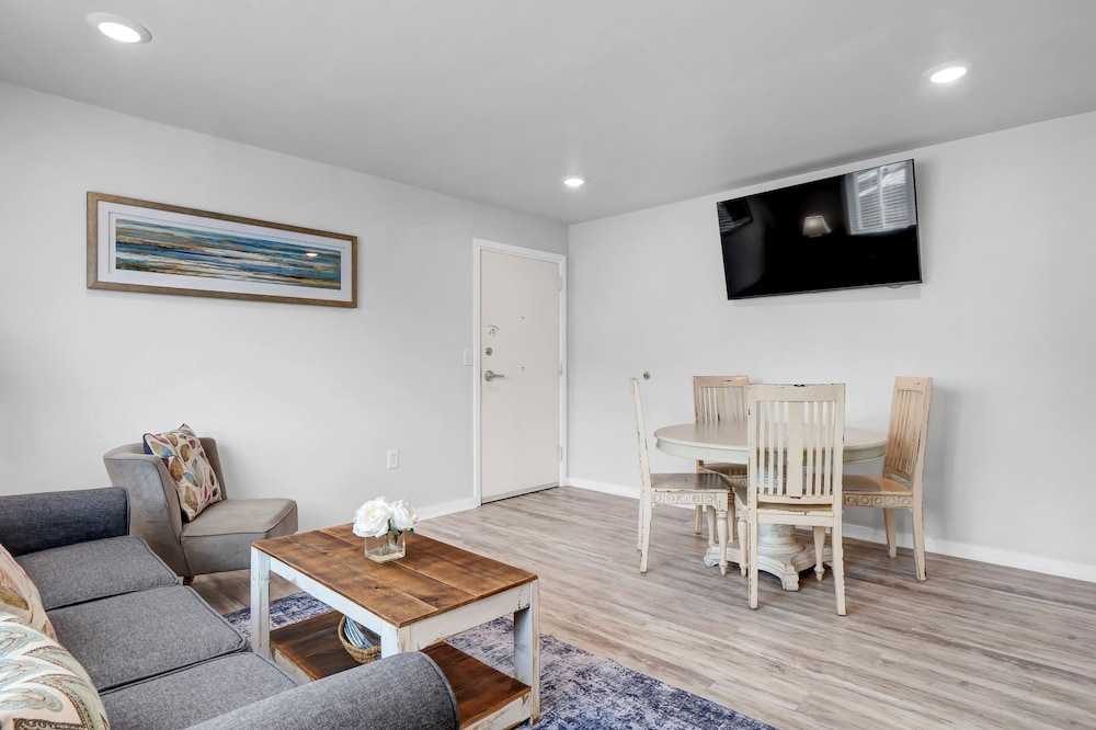 Sandpeddler Inn & Suites - photo 173