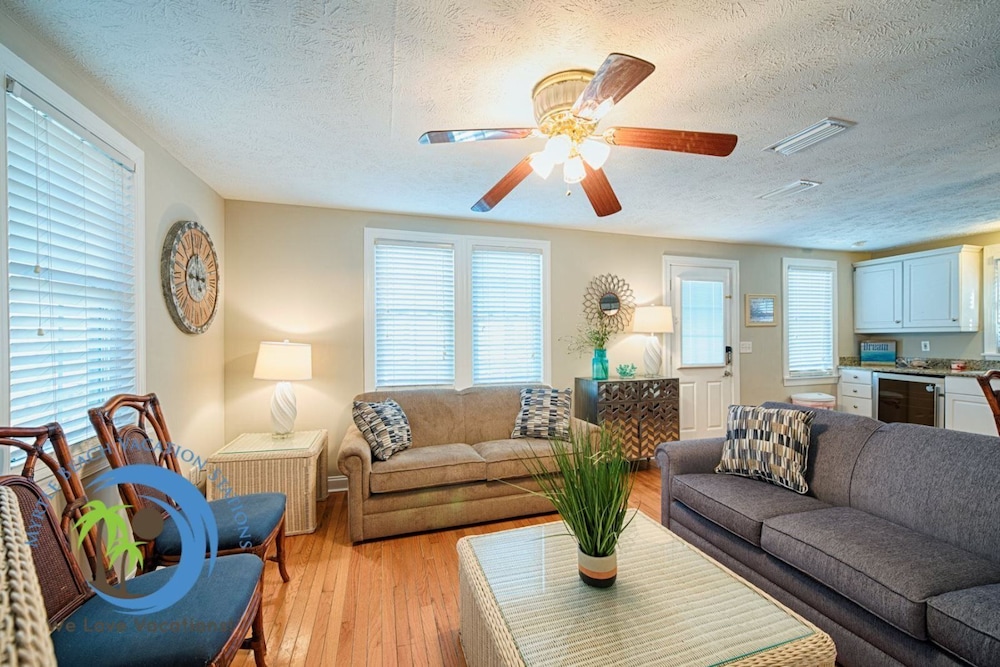 CG Cottage Up — 4-Star Luxury Hotel in North Myrtle Beach, United States