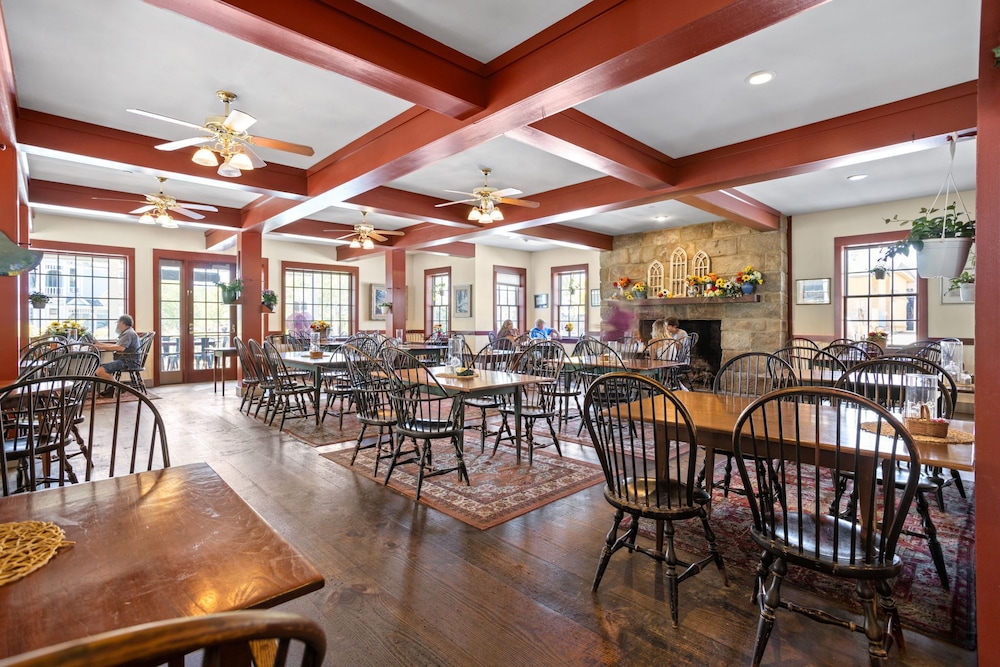 Artists Colony Inn & Restaurant - photo 52