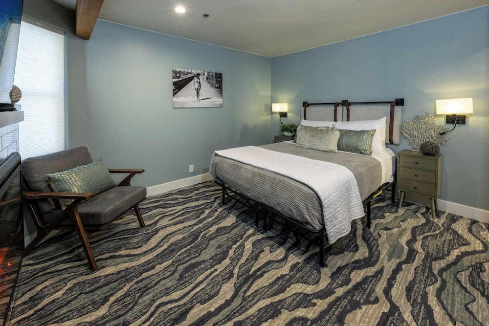 Seaside Oceanfront Inn - photo 48