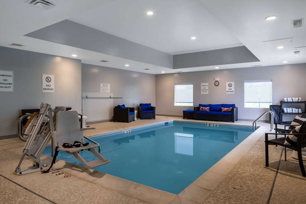 Microtel Inn & Suites by Wyndham Winchester - photo 10