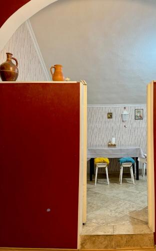 Old Tbilisi Authentic spacious 3BR Apartment with Balcony Walk to Freedom Sq Family friendly