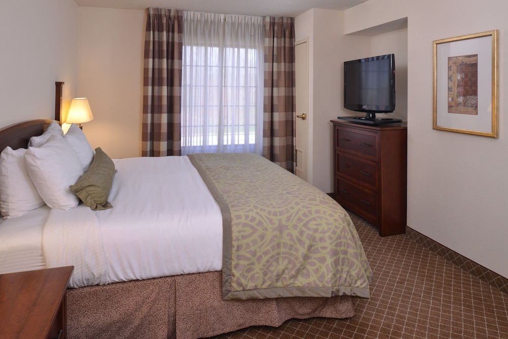 Staybridge Suites Indianapolis Airport by IHG - photo 9