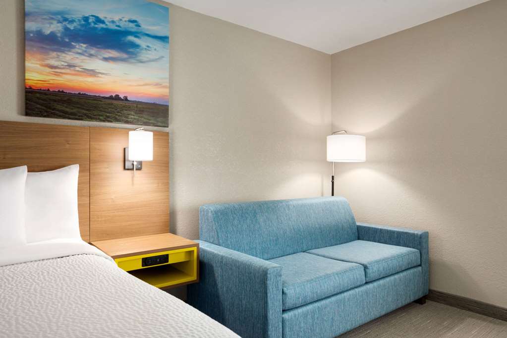 Days Inn by Wyndham Hillsboro - photo 17