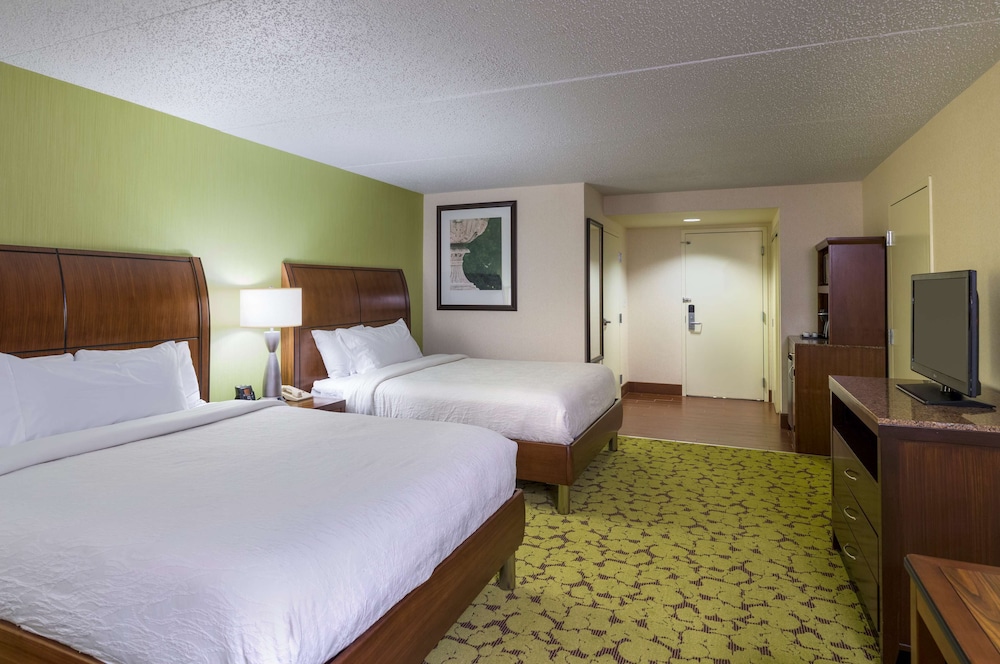 Hilton Garden Inn Edison Raritan Center - photo 11