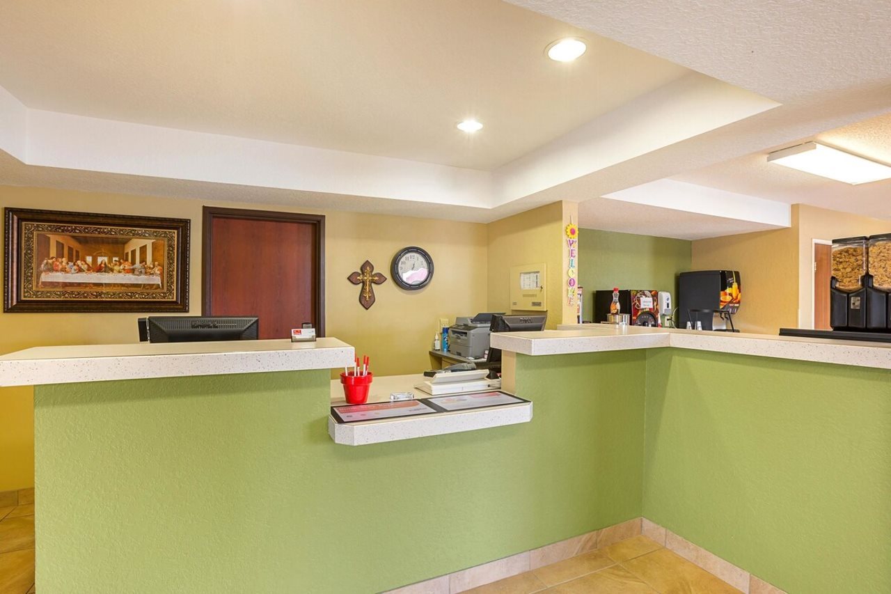 Rodeway Inn and Suites Kearney - photo 5