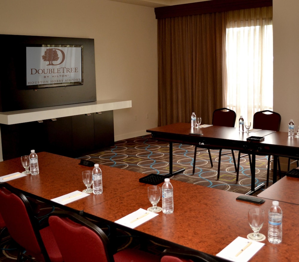 Doubletree by Hilton Houston Hobby Airport - photo 53