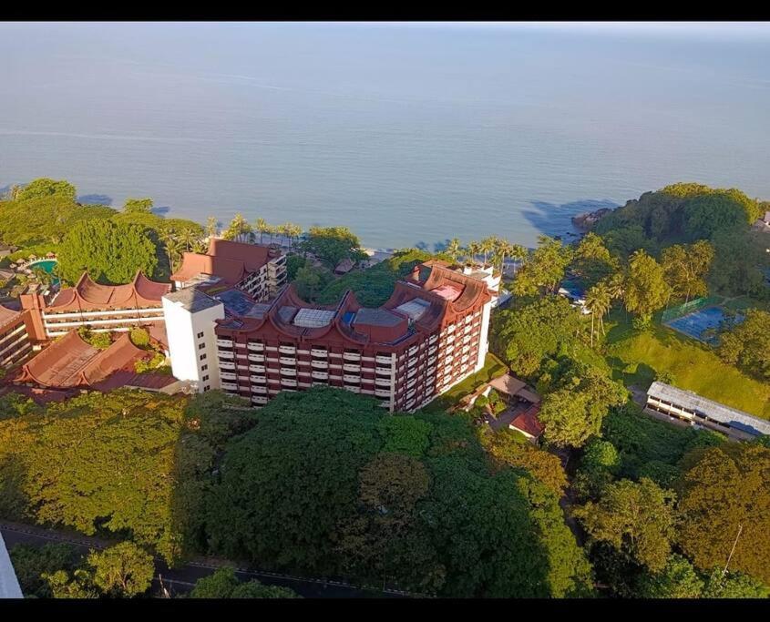 Seri Sayang 2 Bedrooms Seaview Resort — Batu Feringgi — photo 4