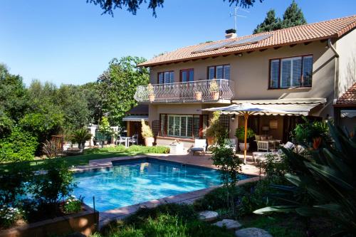 Bellgrove Guest House Sandton — 4-Star Luxury Hotel in Johannesburg, South Africa