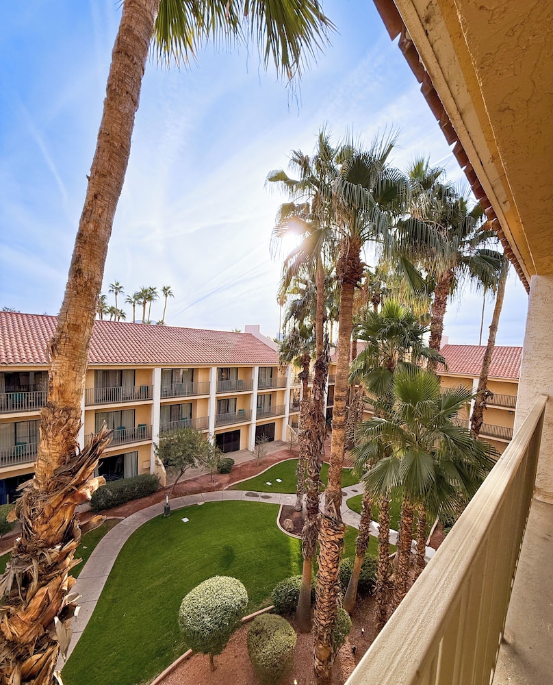 Crowne Plaza Phoenix Chandler Golf Resort by IHG - photo 17
