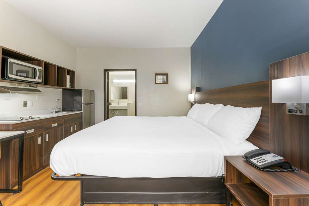 Suburban Studios LaVale Cumberland - photo 20