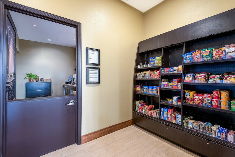 Staybridge Suites Eau Claire Altoona by IHG - photo 45