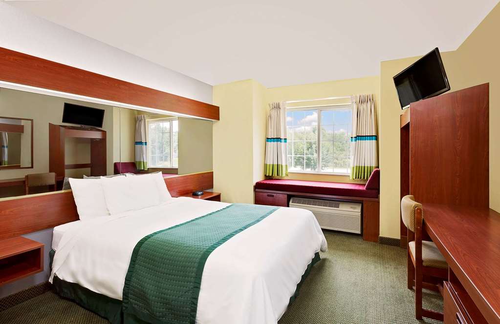 Microtel Inn & Suites by Wyndham Thomasville High Point Lexi - photo 10